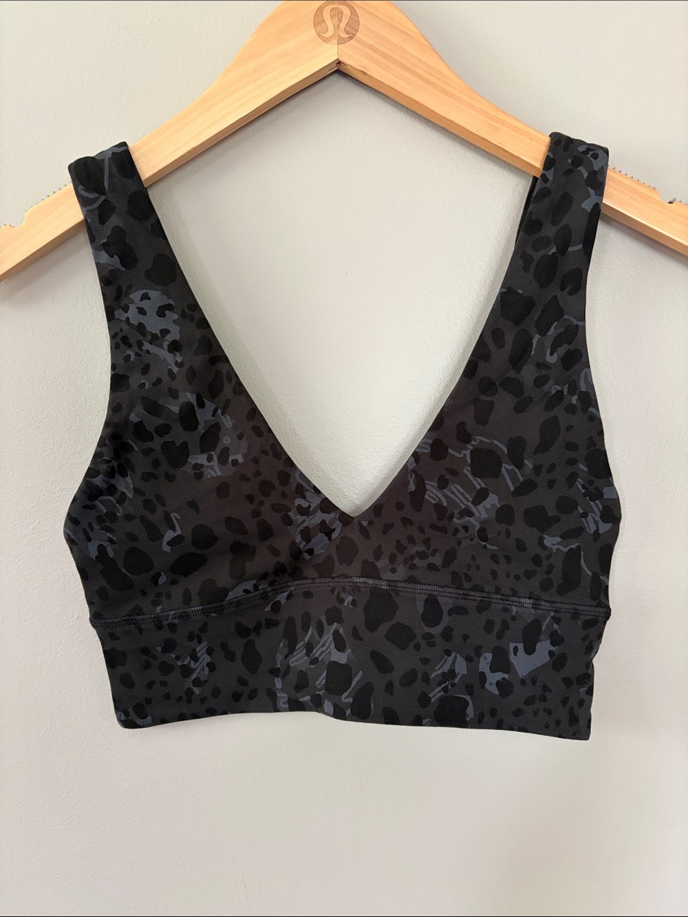 Lululemon Align V-Neck Bra Size 4 Cheetah Camo Deep Coal Multi Black Gray